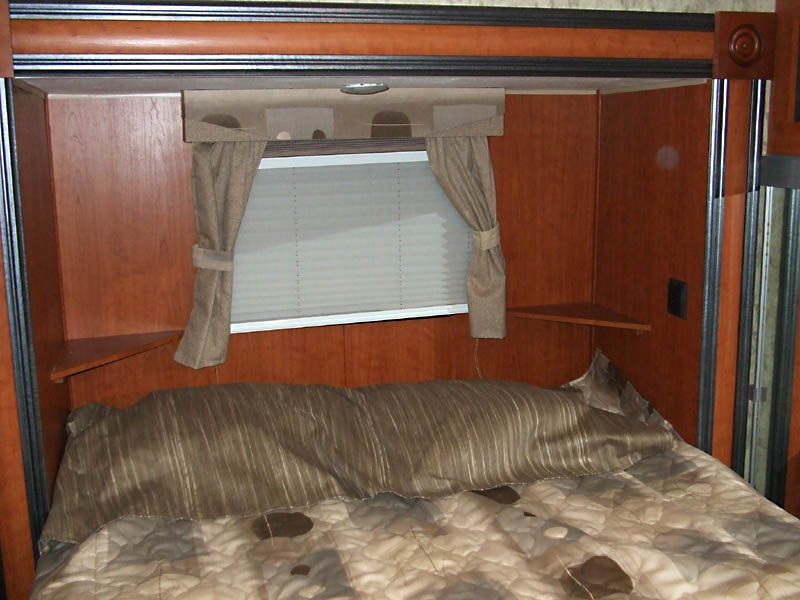 Wolf Pack Toy Hauler 306WP picture 306WP_04.jpg