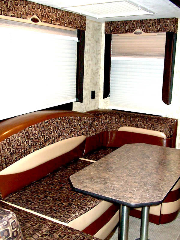 Wolf Pack Toy Hauler 306WP picture 306WP_11.jpg