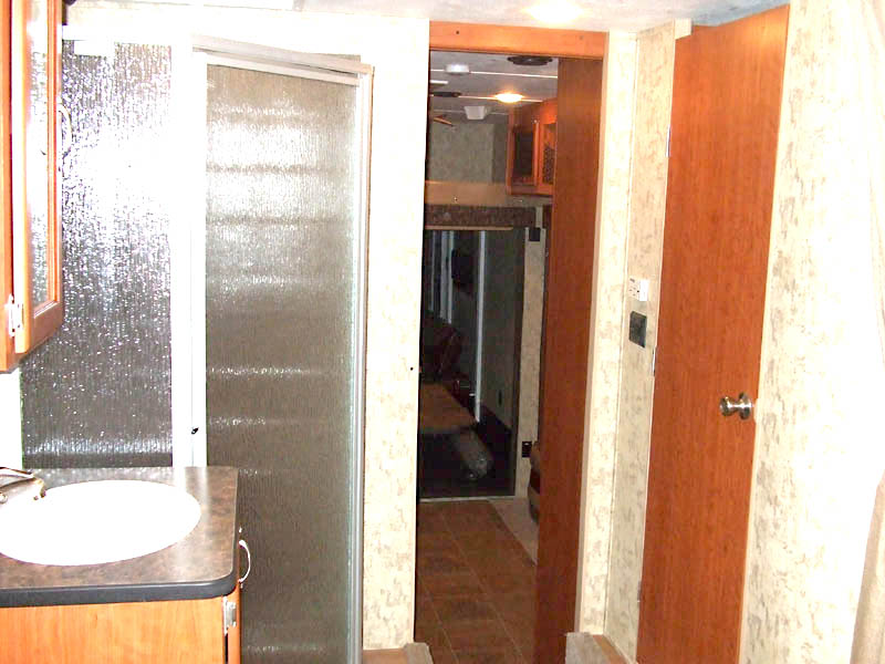 Wolf Pack Toy Hauler 306WP picture 306WP_19.jpg