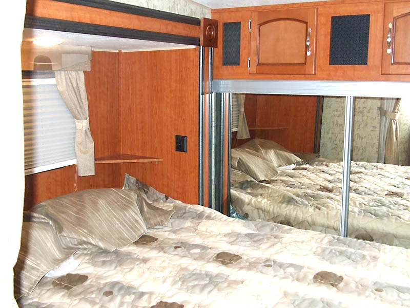 Wolf Pack Toy Hauler 306WP picture 306WP_21.jpg