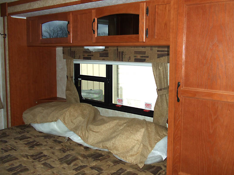 Cherokee 30F picture 30F_08.jpg